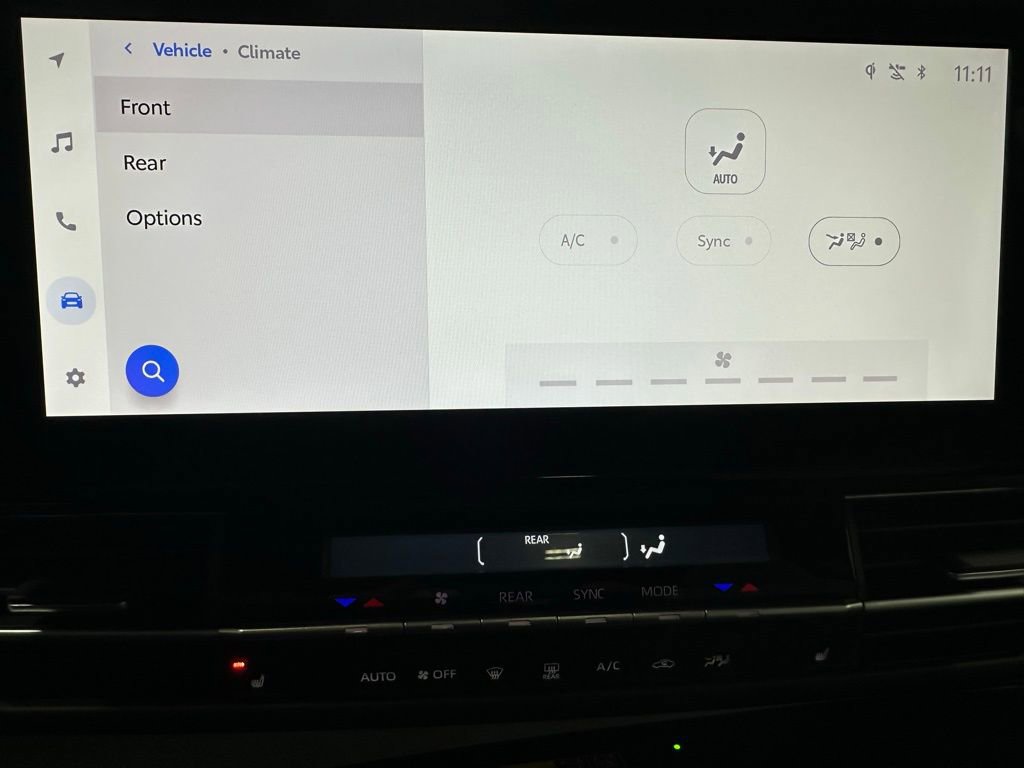 Used 2025 Toyota Sienna XSE image 33