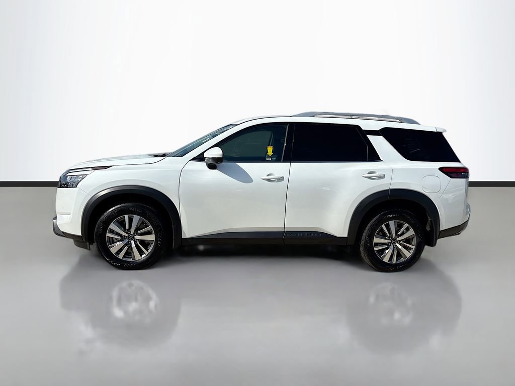 Used 2025 Nissan Pathfinder SL w/ Lighting Package (N92) image 8