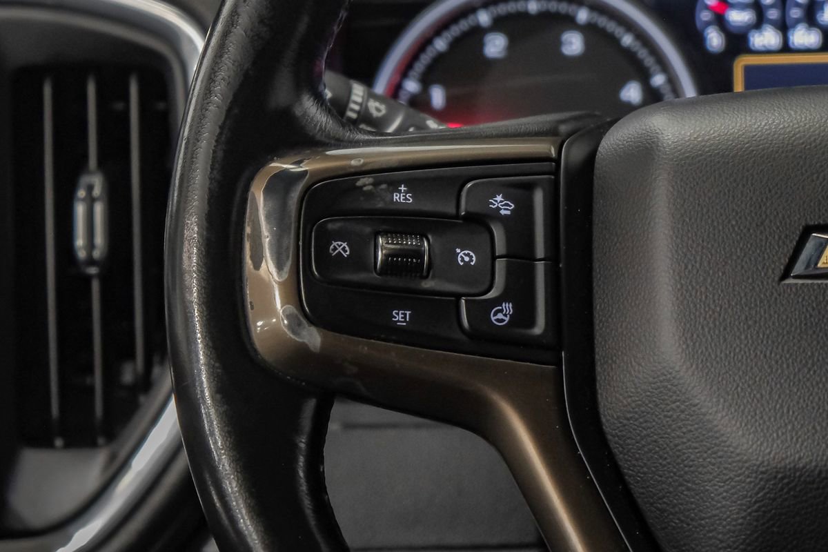 Used 2021 Chevrolet Silverado 3500 High Country w/ Snow Plow Prep/Camper Package image 17