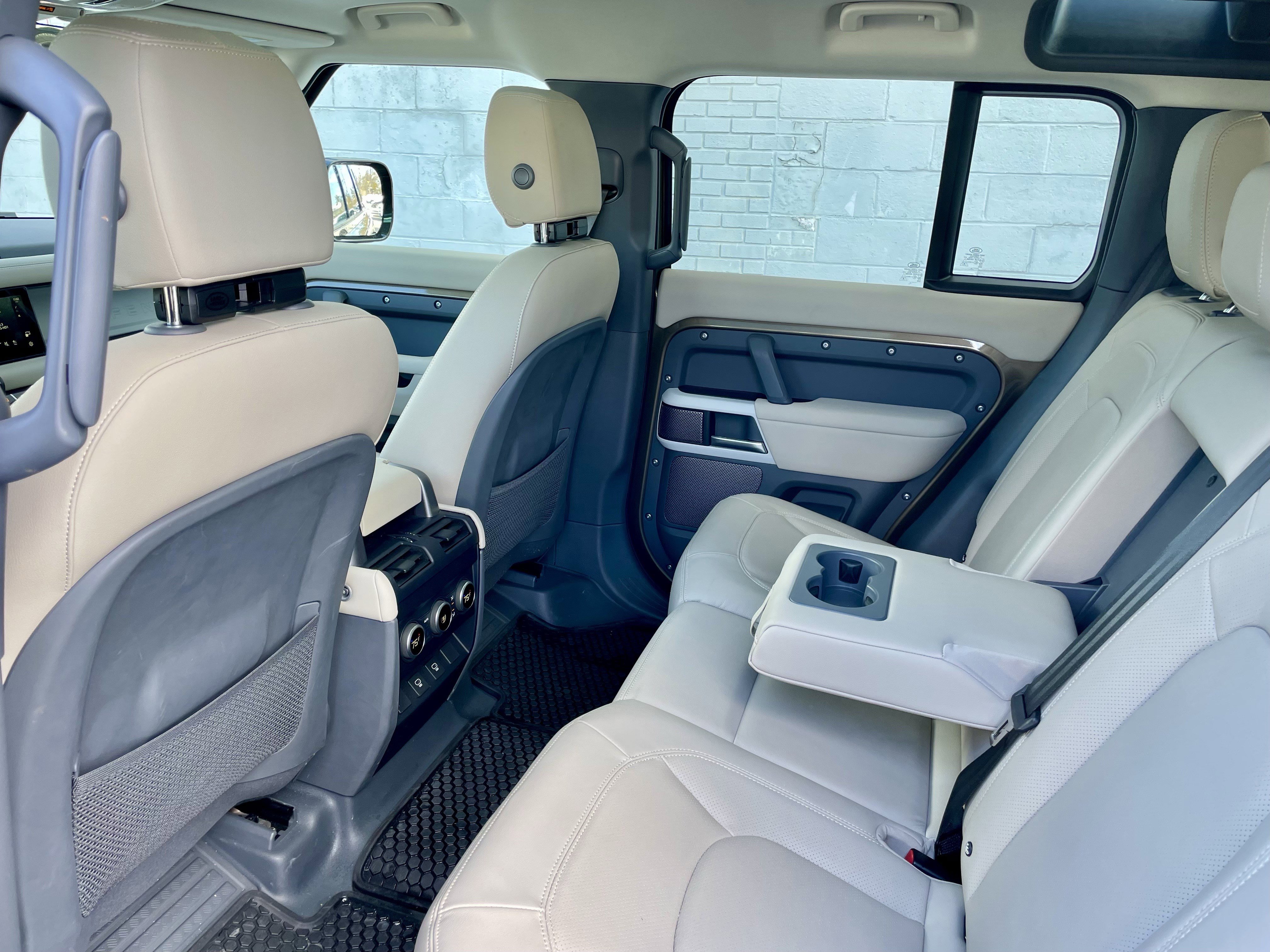 Certified 2024 Land Rover Defender 110 S image 30