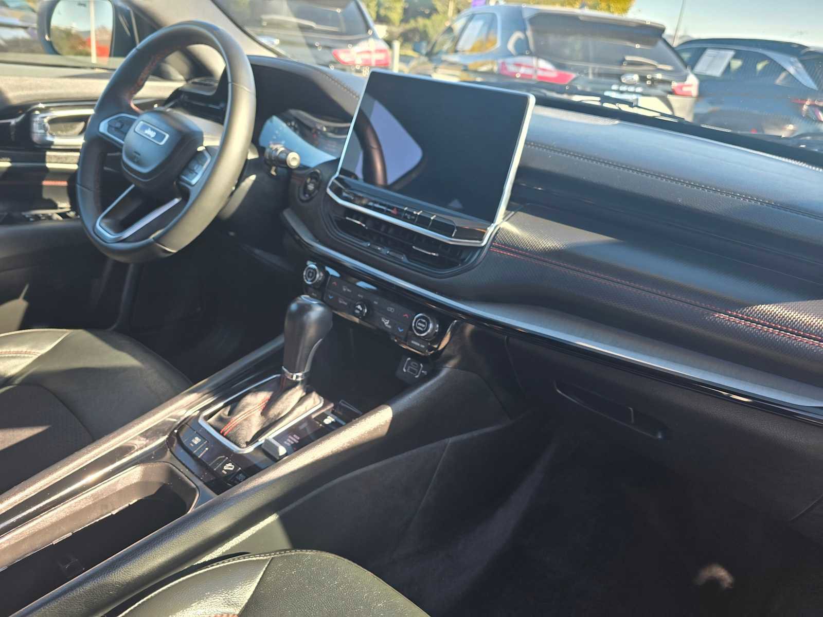 Used 2023 Jeep Compass Trailhawk image 12