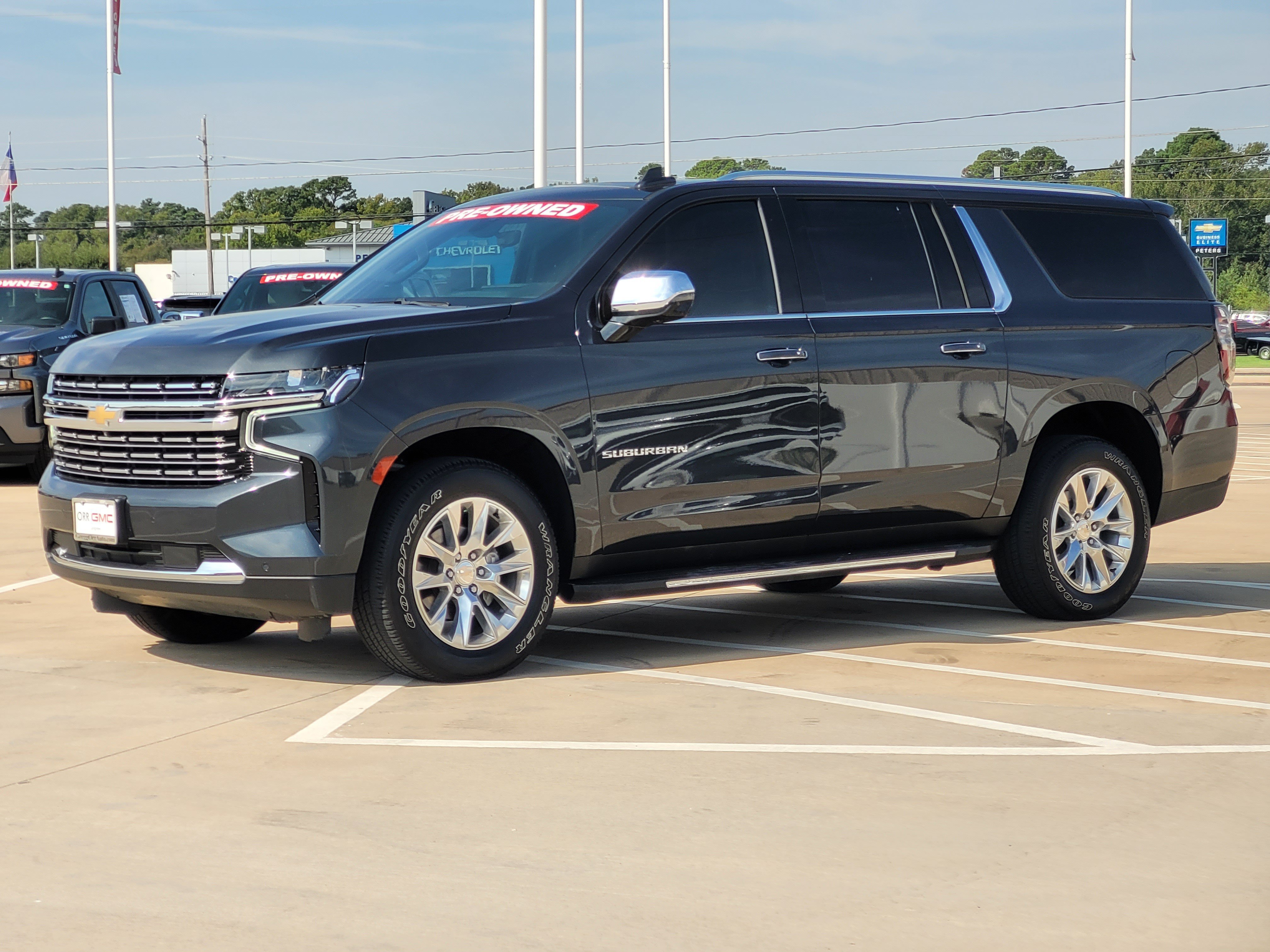 Used 2022 Chevrolet Suburban Premier AWD/4WD image 3