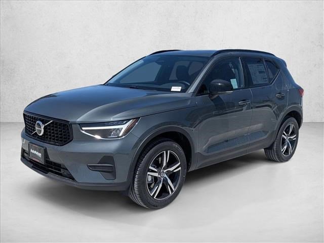 New 2026 Volvo XC40 B5 Core w/ Climate Package AWD/4WD image 1