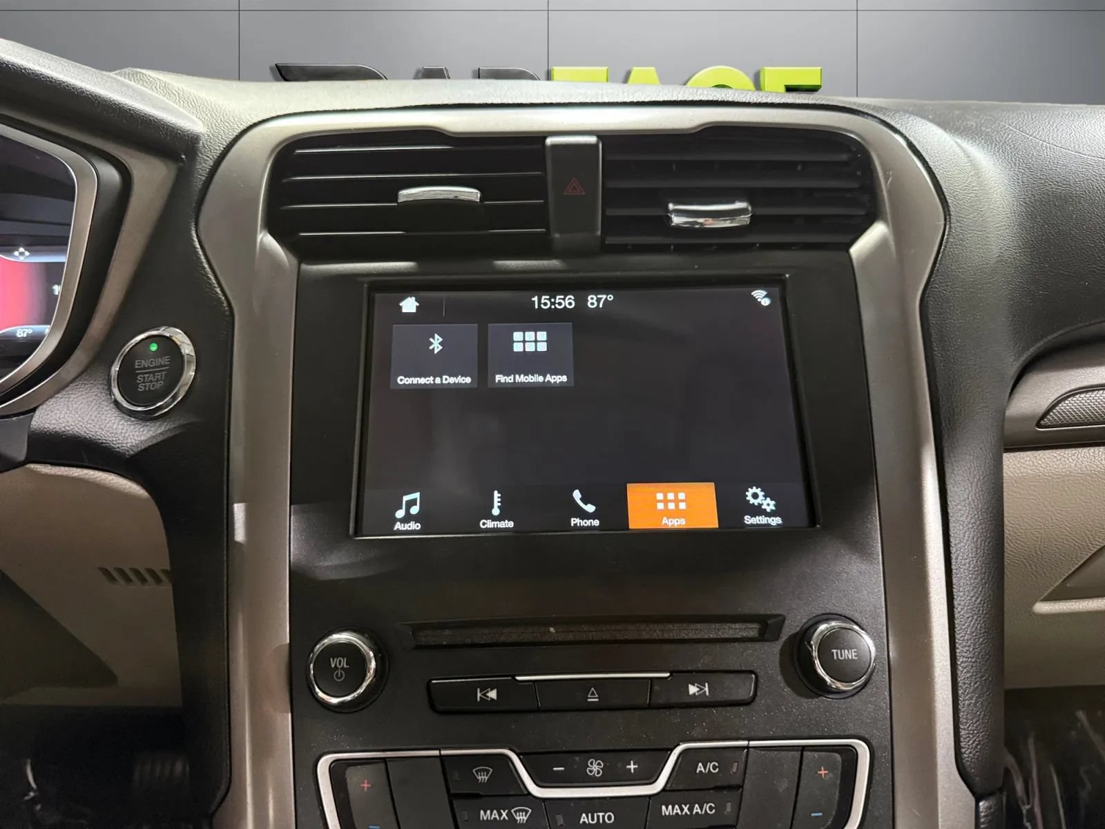 Used 2017 Ford Fusion SE w/ Fusion SE Technology Package FWD image 33
