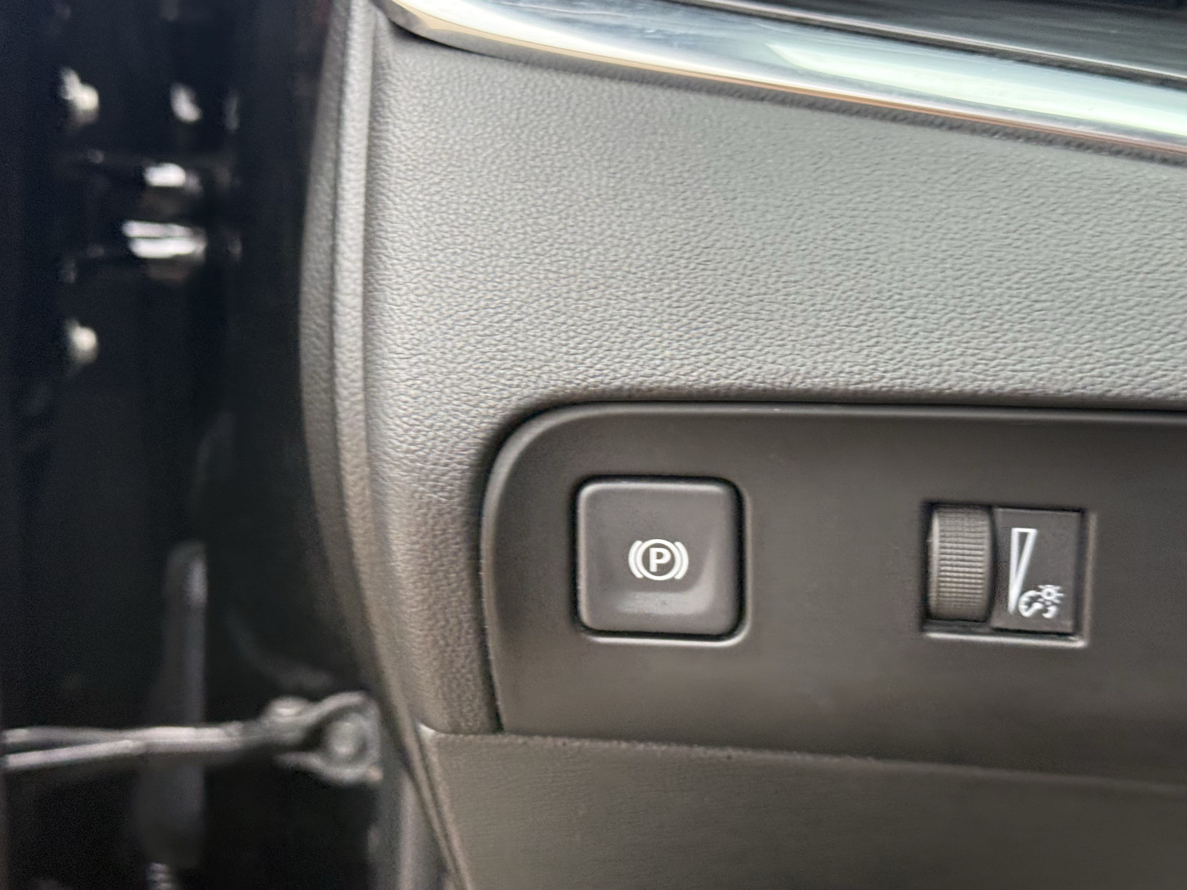 Used 2023 Buick Enclave Essence w/ Sport Touring Edition FWD image 25