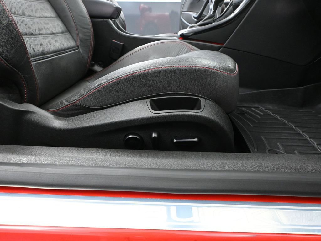 Used 2019 Buick Cascada Sport Touring w/ Dark Effects Package image 43