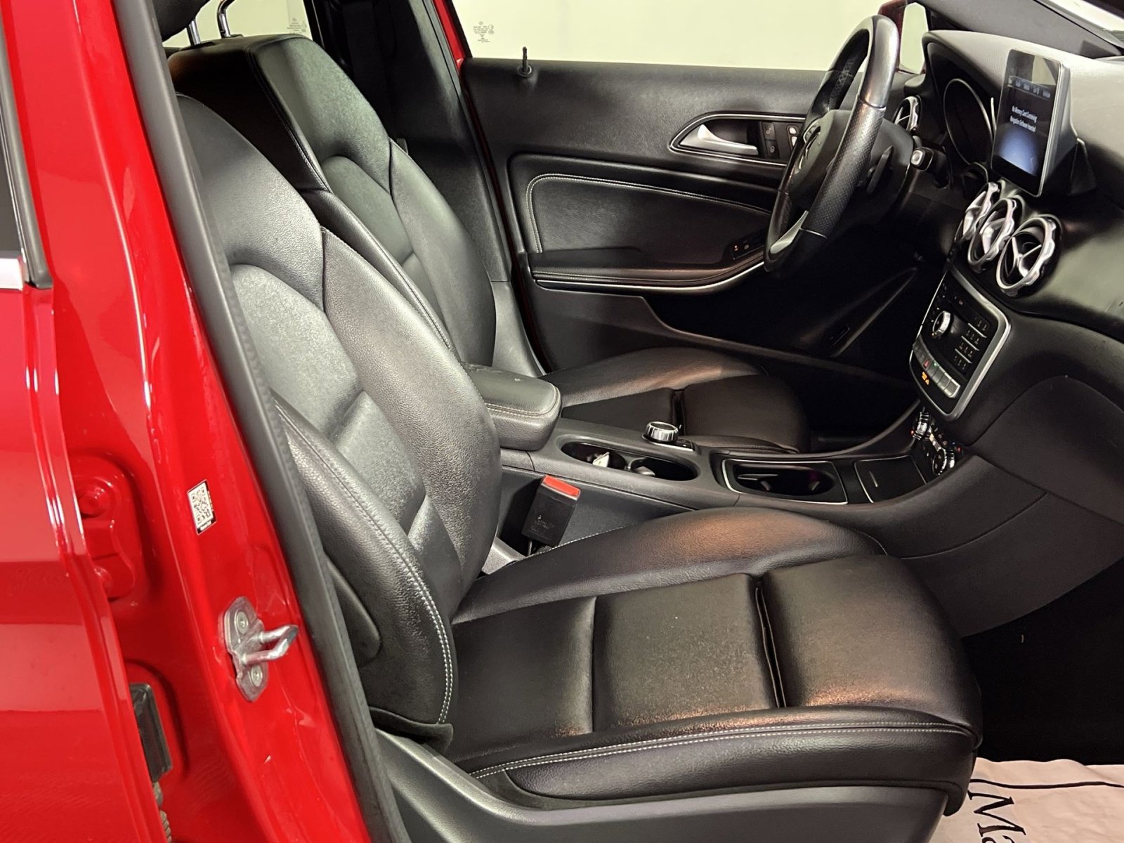 Used 2019 Mercedes-Benz GLA 250 4MATIC image 28