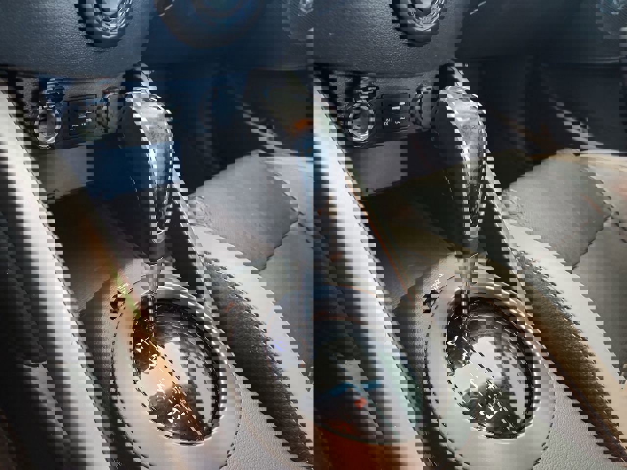 Used 2016 Hyundai Veloster Turbo w/ Option Group 04 image 15