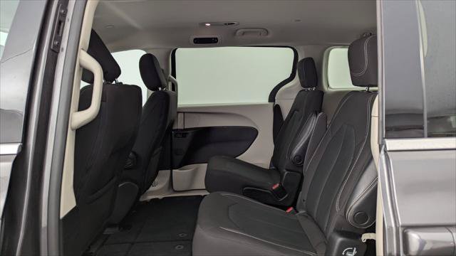 Used 2023 Chrysler Voyager LX FWD image 16