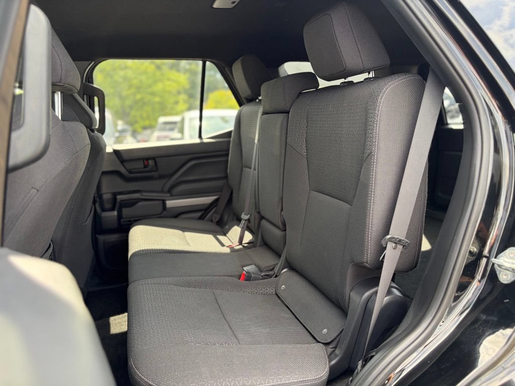 Used 2025 Toyota 4Runner SR5 AWD/4WD image 10