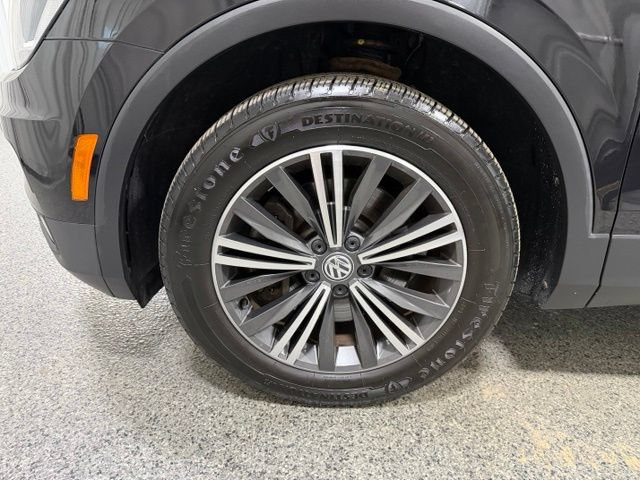 Used 2018 Volkswagen Tiguan SEL AWD/4WD image 28