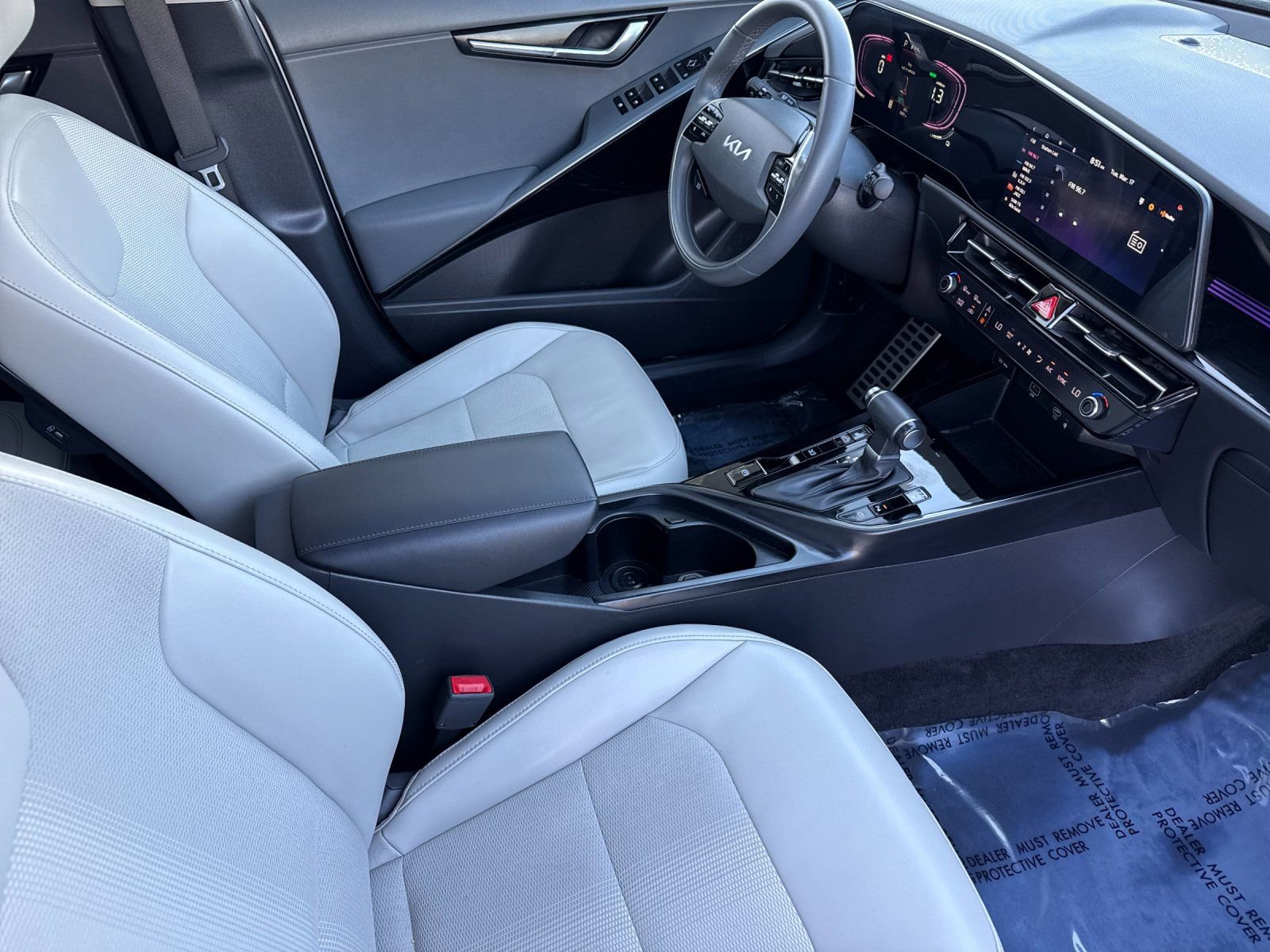 Used 2025 Kia Niro EX Touring image 15