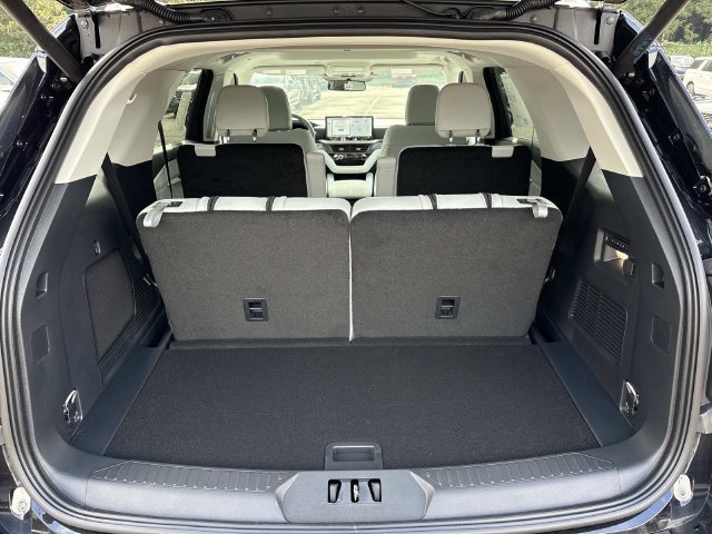 New 2026 Ford Explorer Platinum w/ LUX Leather Package AWD/4WD image 12
