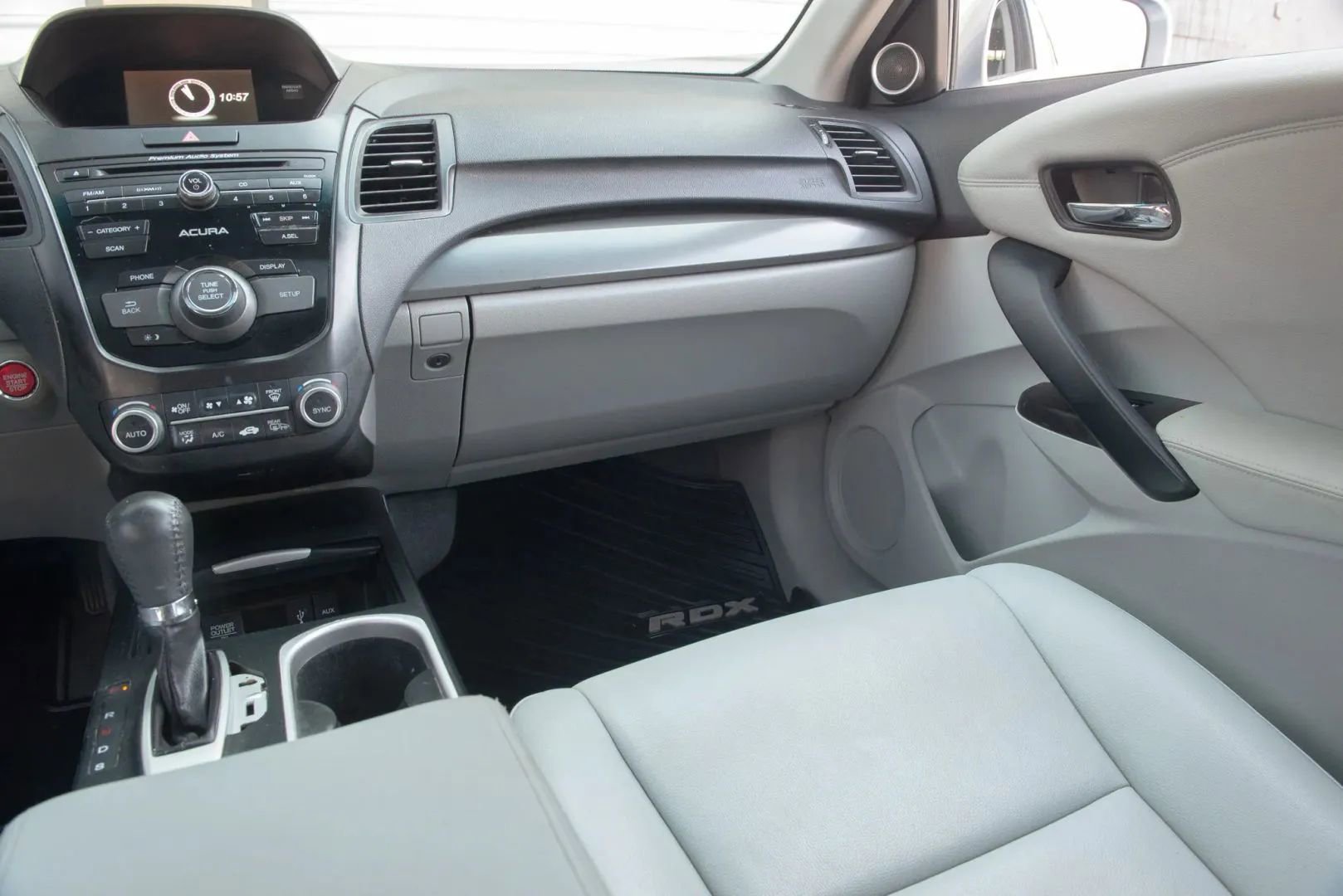 Used 2017 Acura RDX AWD image 4