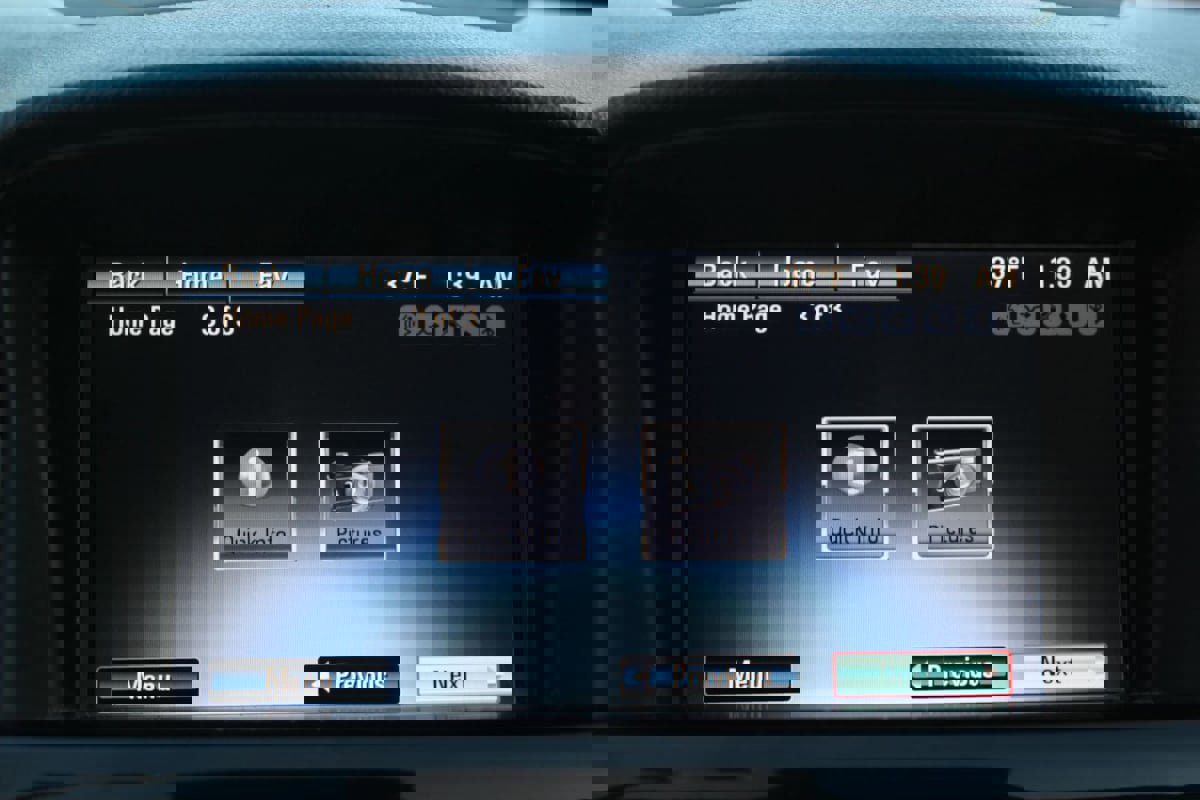 Used 2016 Chevrolet Cruze LT w/ Technology Package image 41