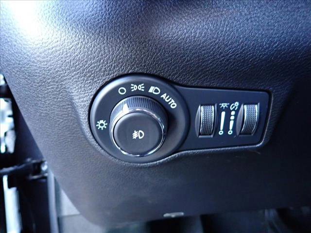 Used 2022 Jeep Compass Trailhawk w/ Sun and Sound Group image 18