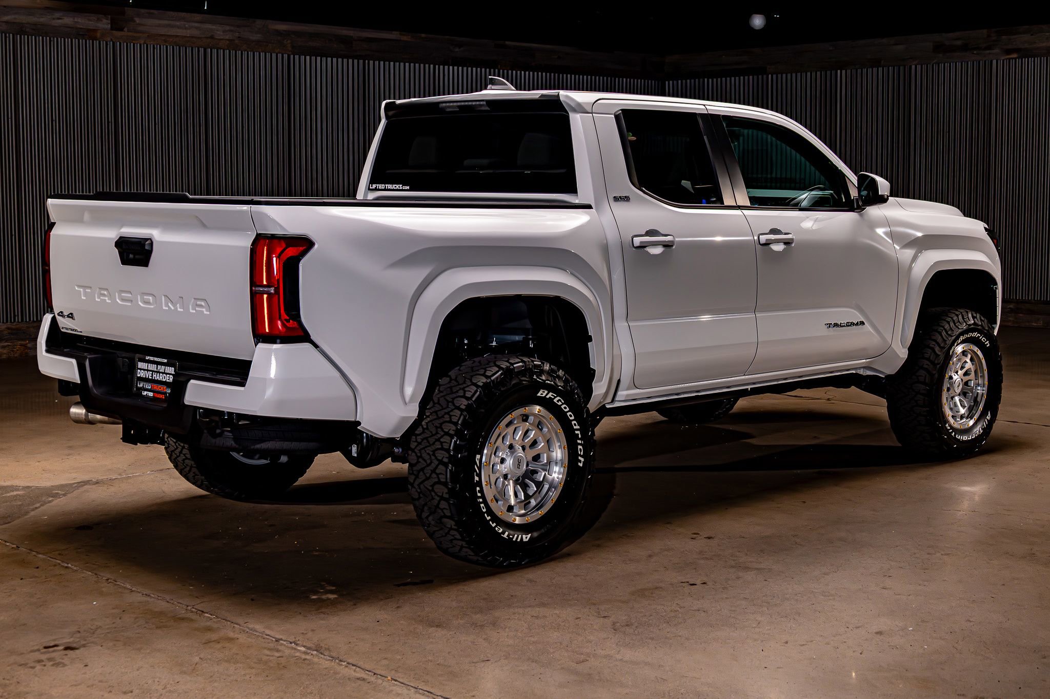 Used 2026 Toyota Tacoma SR5 image 9