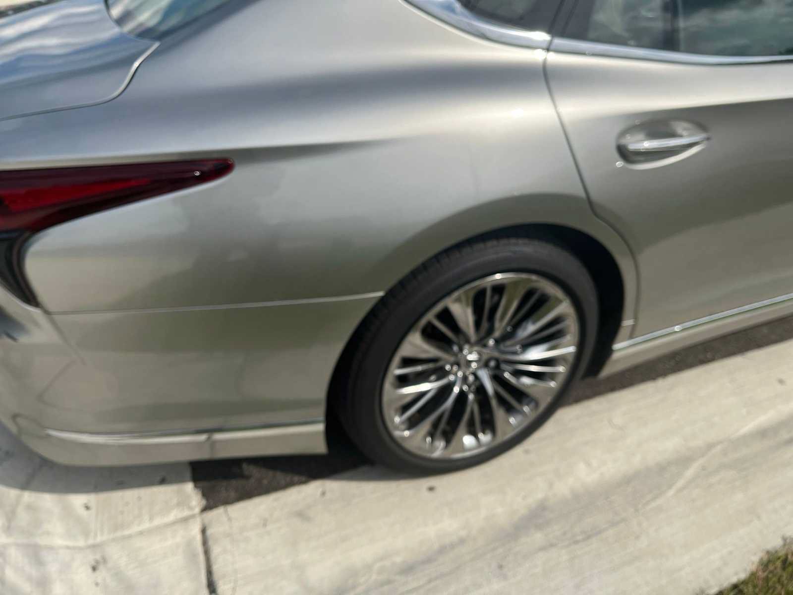 Used 2021 Lexus LS 500 AWD w/ Interior Upgrade Package image 28