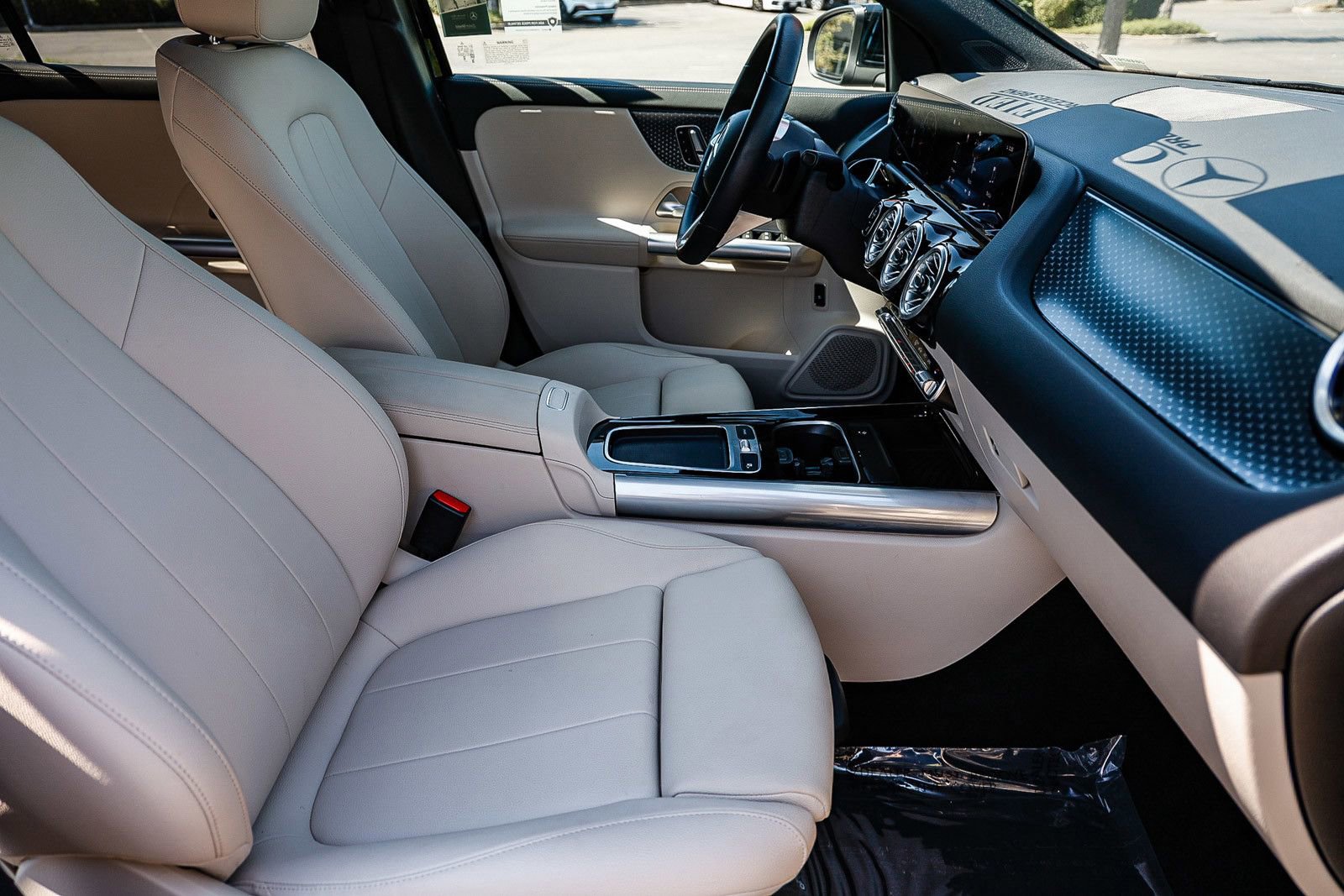 Certified 2025 Mercedes-Benz GLA 250 image 17