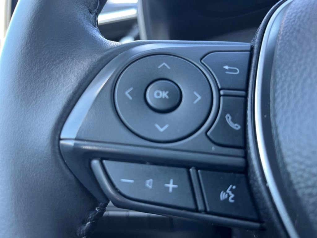 Used 2025 Toyota Corolla SE image 10