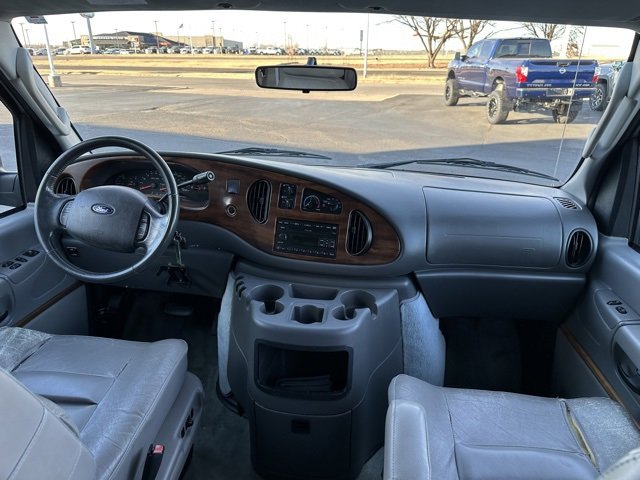 Used 2004 Ford E-150 and Econoline 150 image 9
