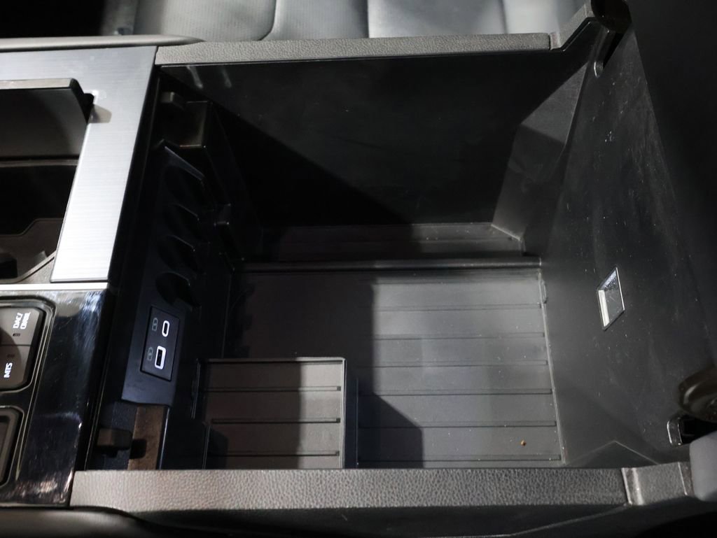 Used 2025 Toyota Tundra Platinum image 31