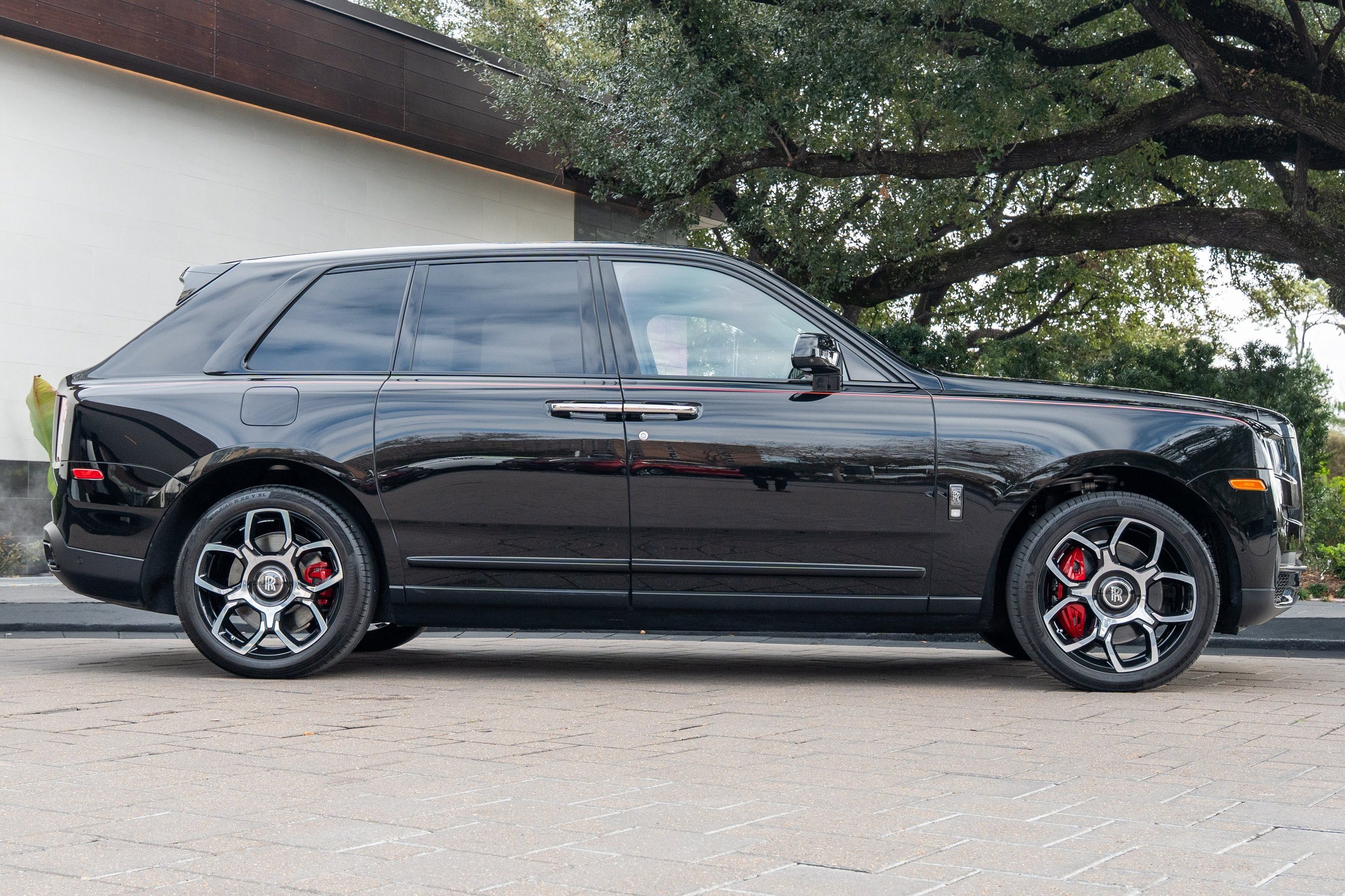 Certified 2024 Rolls-Royce Cullinan Black Badge image 5