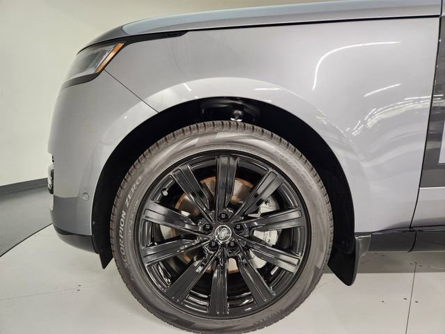 New 2025 Land Rover Range Rover SE image 11