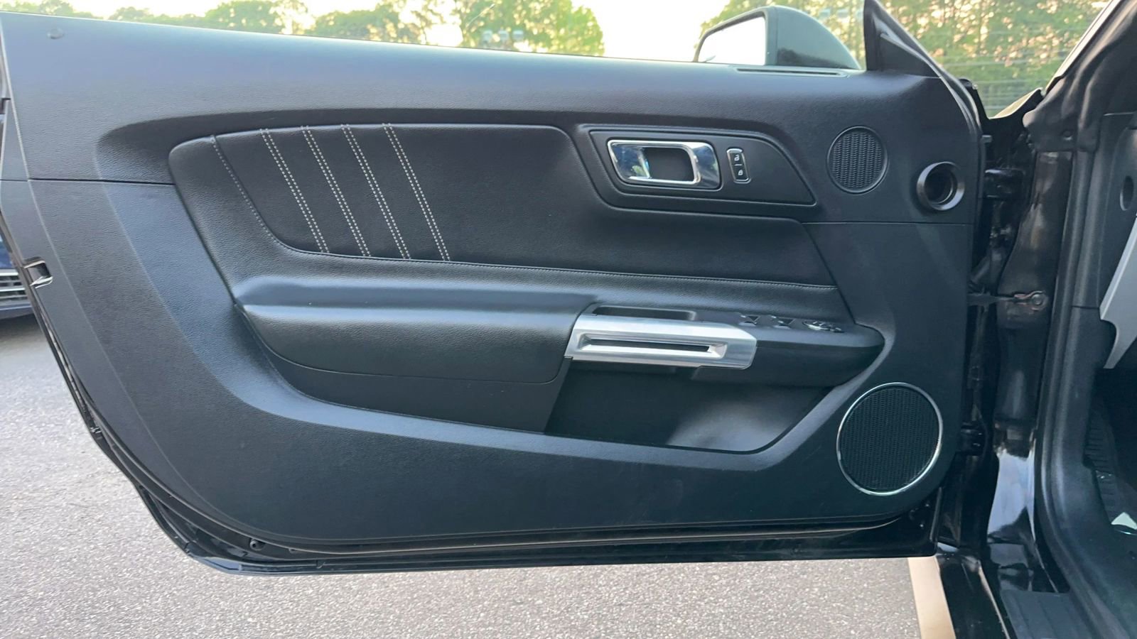 Used 2015 Ford Mustang Premium RWD image 11