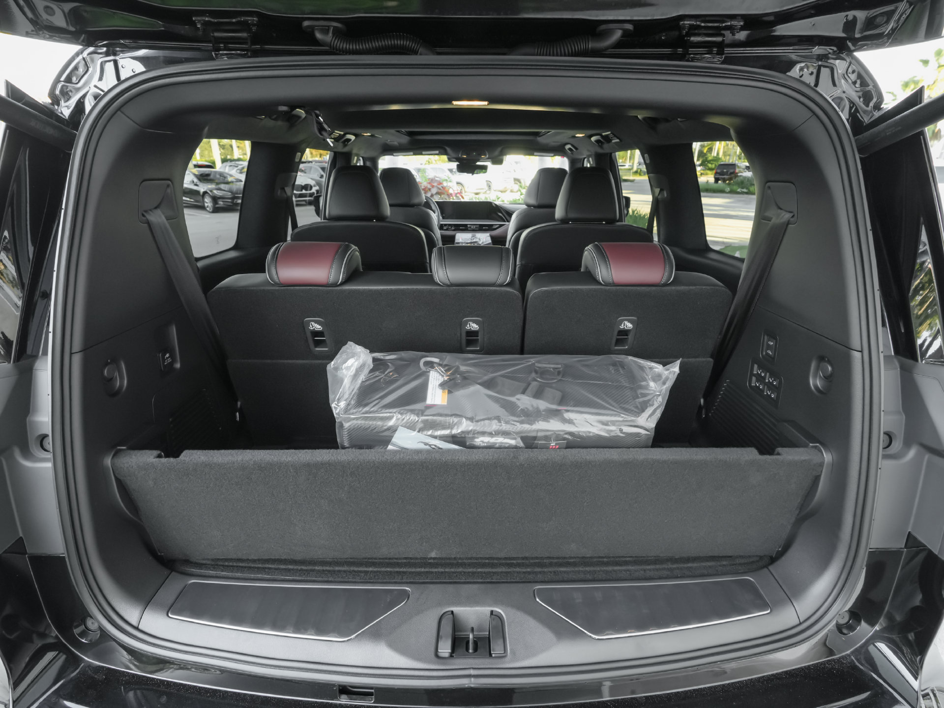 New 2027 INFINITI QX80 Autograph w/ Premium Cargo Package AWD/4WD image 23