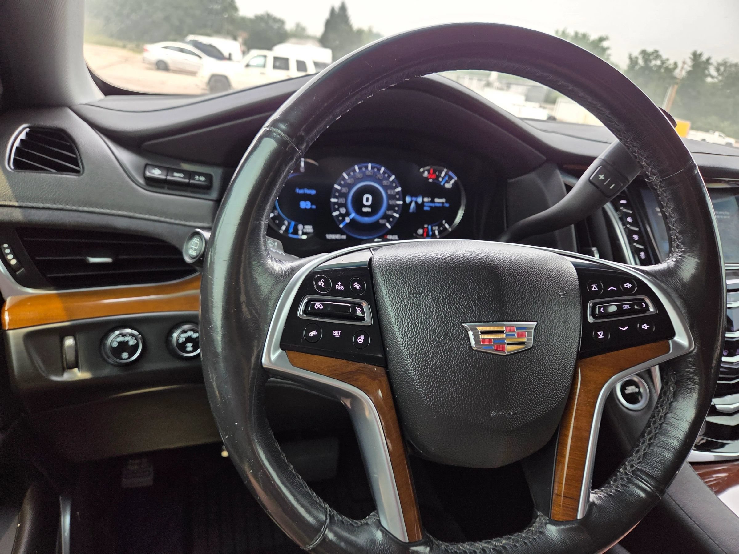 Used 2019 Cadillac Escalade ESV Luxury AWD/4WD image 8