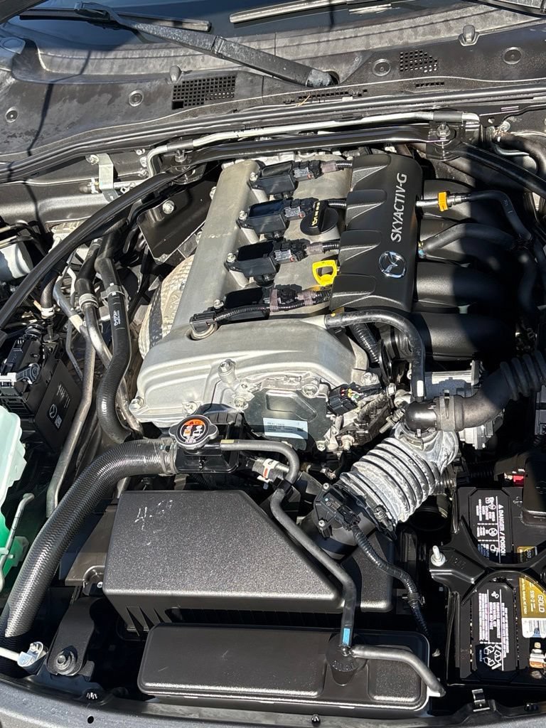 Used 2021 MAZDA MX-5 Miata RF Grand Touring RWD image 10
