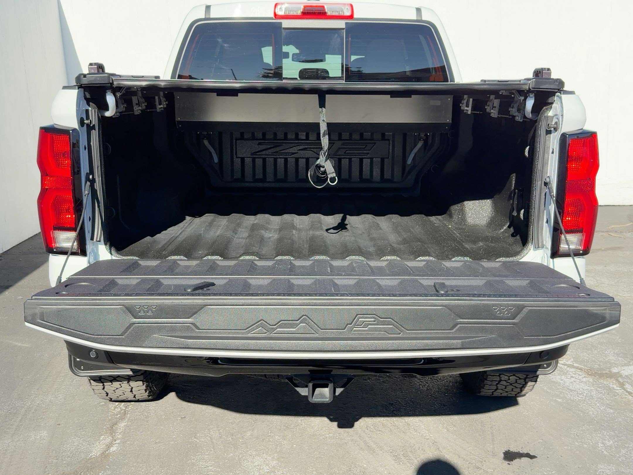 Used 2024 Chevrolet Colorado ZR2 w/ Technology Package image 29