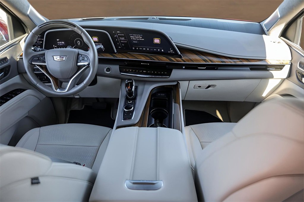 Used 2024 Cadillac Escalade Premium Luxury Platinum w/ Heavy-Duty Trailer Package image 20