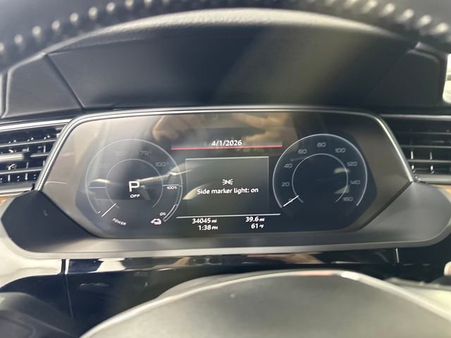 Used 2019 Audi e-tron Prestige w/ Prestige Package image 17