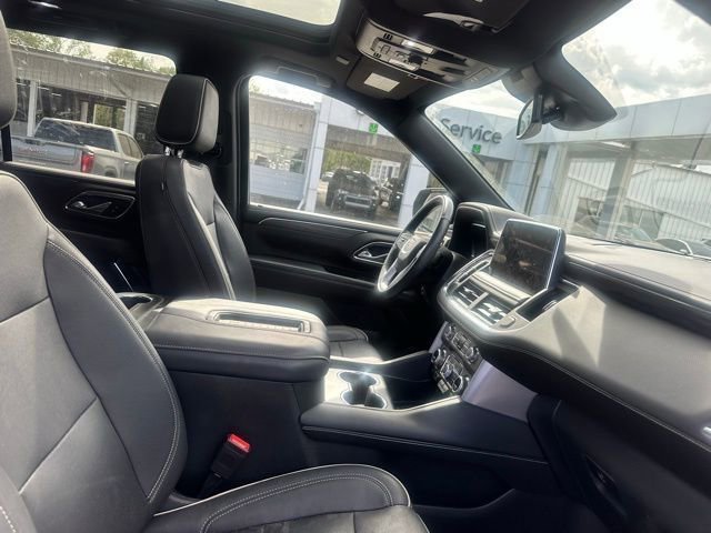 Used 2023 GMC Yukon SLT w/ SLT Luxury Package image 42
