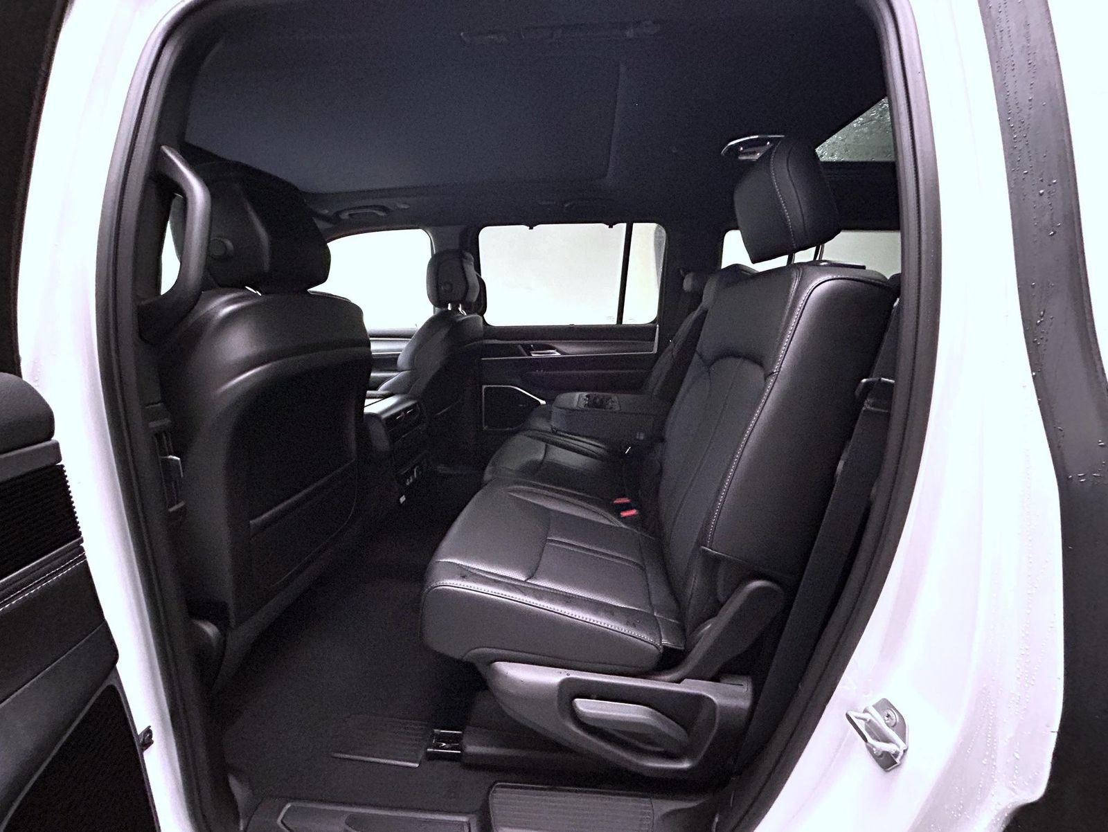 New 2026 Jeep Grand Wagoneer Limited AWD/4WD image 11