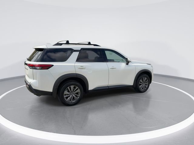 Used 2024 Nissan Pathfinder SV image 8