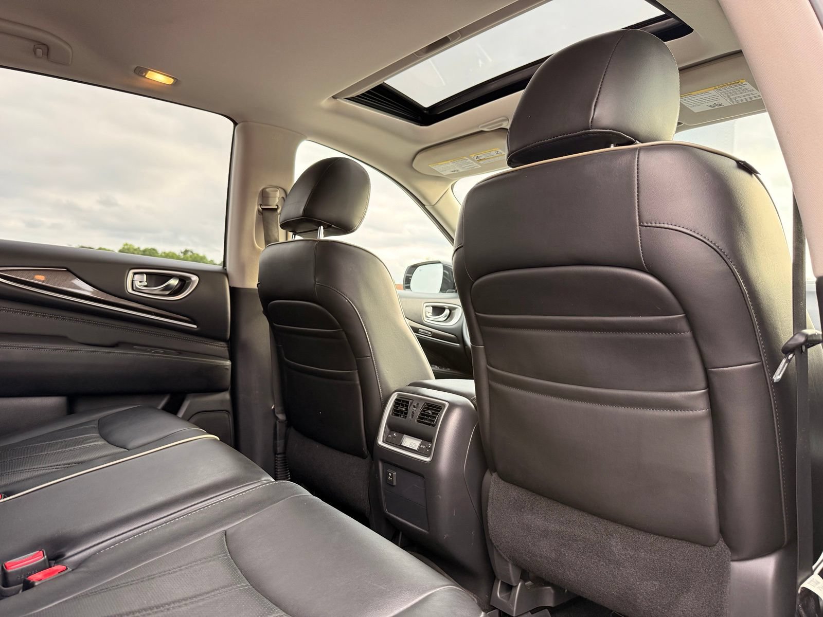 Used 2017 INFINITI QX60 Luxe w/ Premium Plus Package AWD/4WD image 22