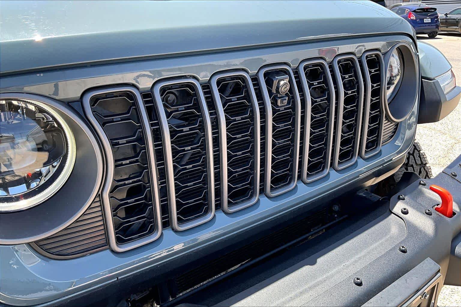 Used 2025 Jeep Gladiator Mojave AWD/4WD image 28