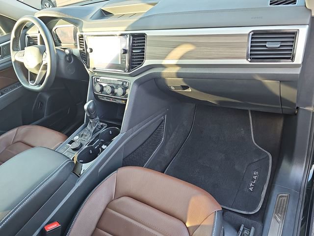 Used 2021 Volkswagen Atlas SEL Premium image 31
