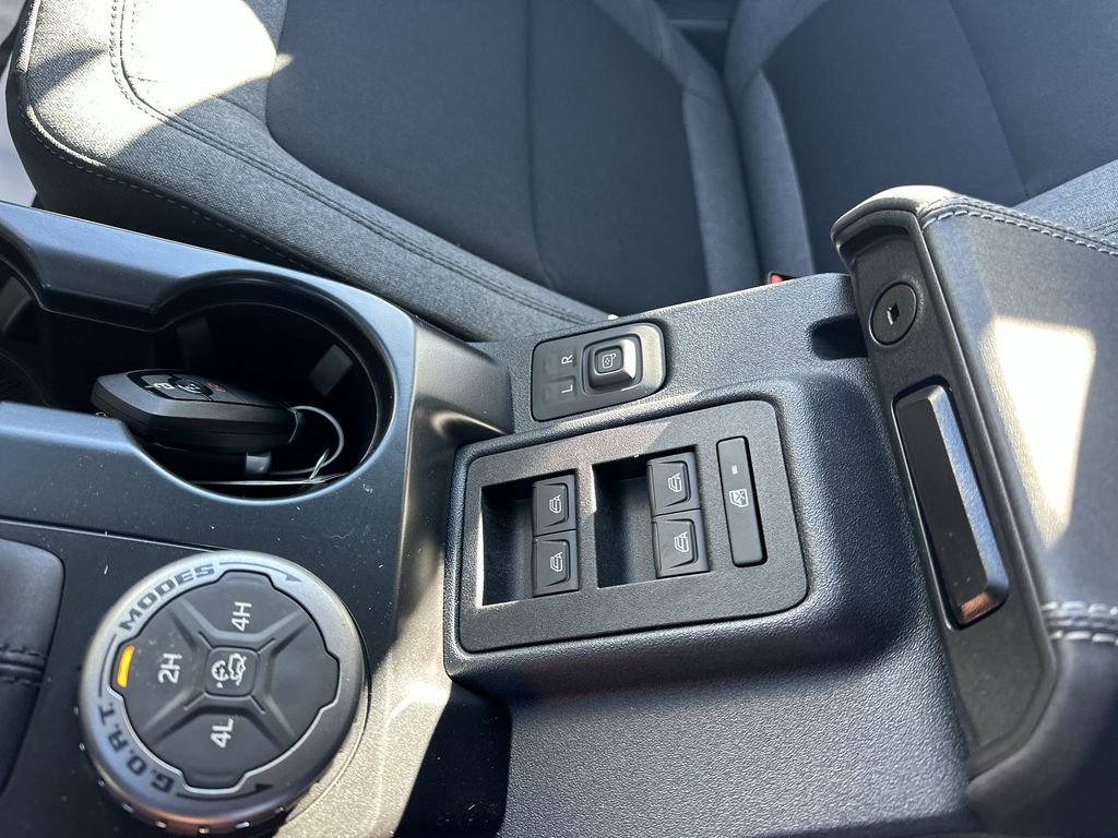 New 2025 Ford Bronco 4-Door AWD/4WD image 19