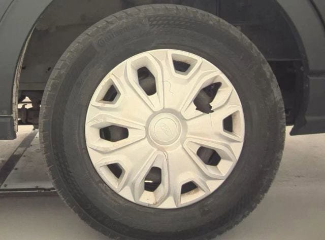 Used 2015 Ford Transit 250 148 Medium Roof image 16