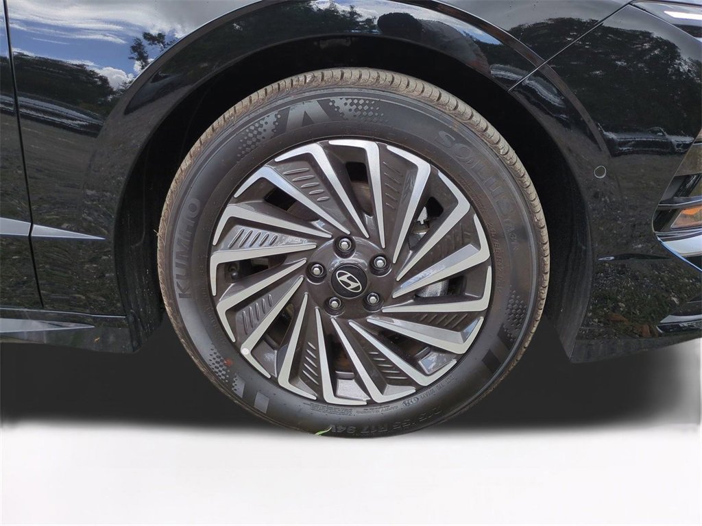 New 2025 Hyundai Sonata Limited image 11