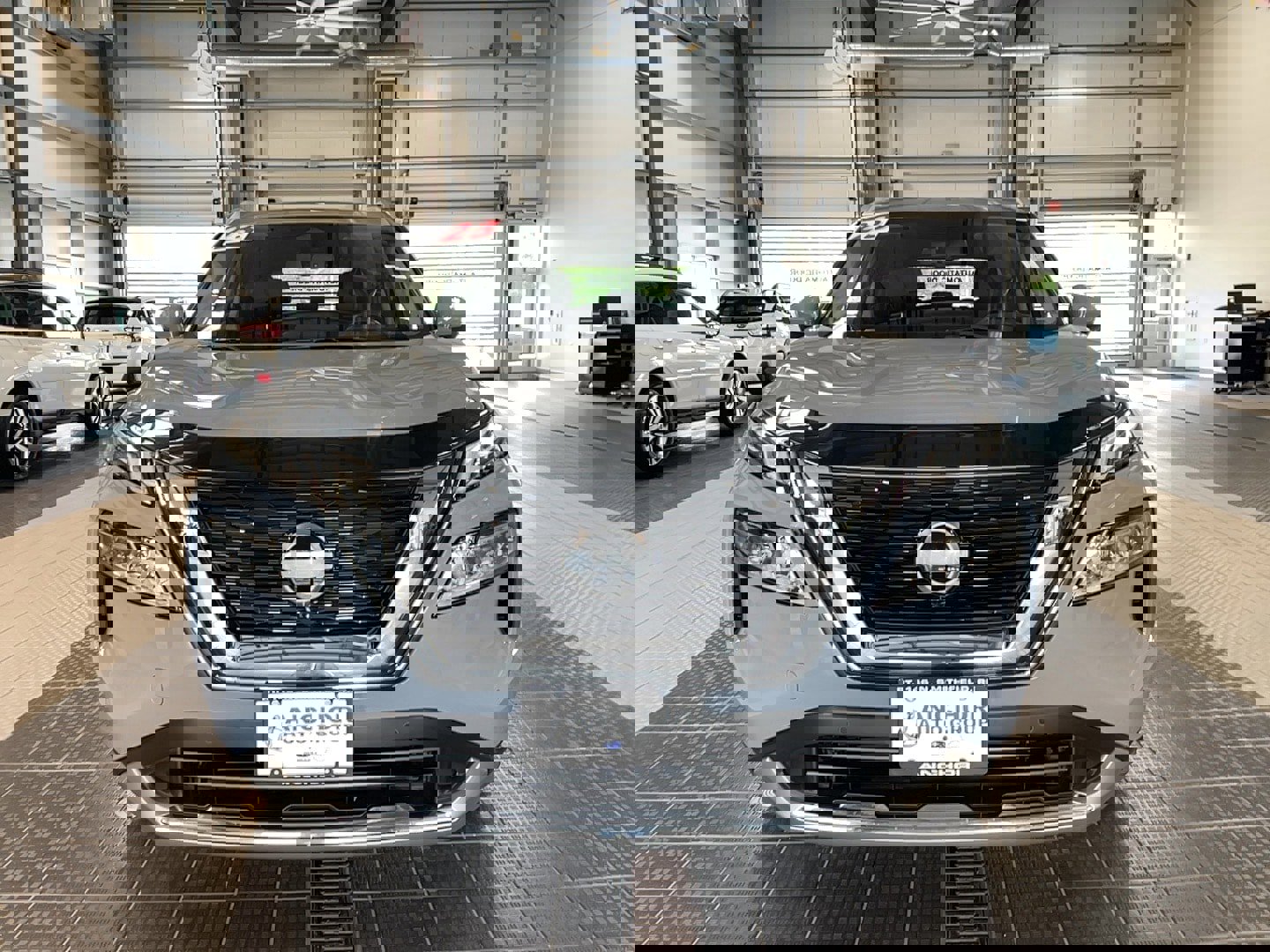 Used 2023 Nissan Rogue Platinum w/ Platinum Premium Package image 2