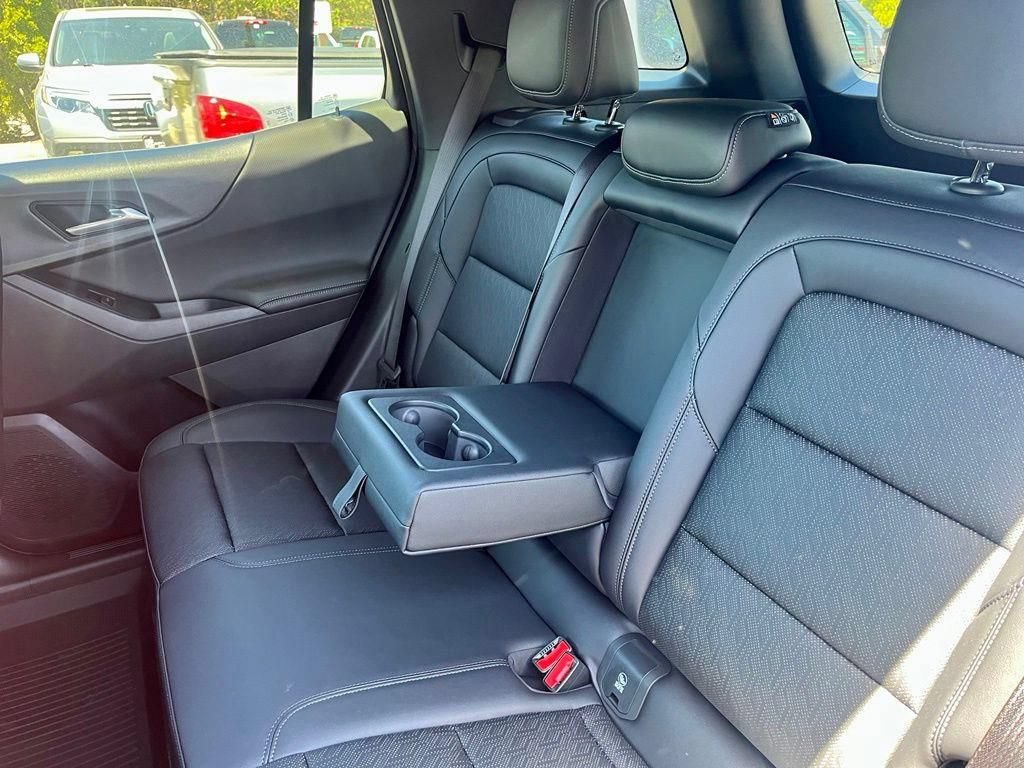 New 2026 Chevrolet Equinox LT w/ Convenience Package II AWD/4WD image 24