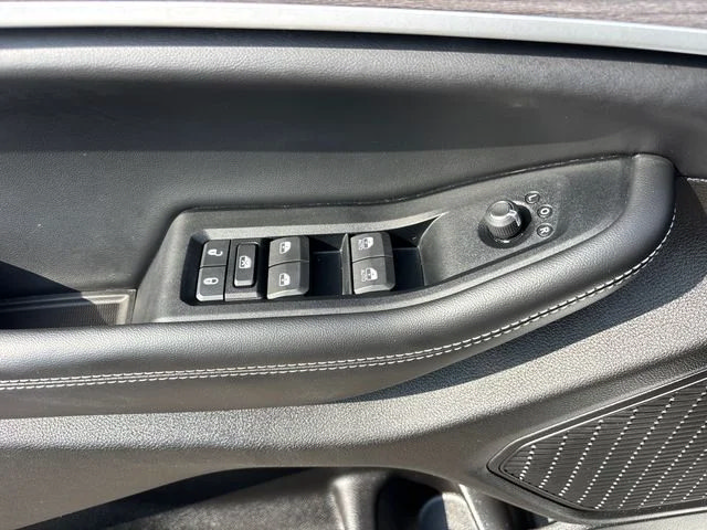 Used 2023 Jeep Grand Cherokee Limited AWD/4WD image 15