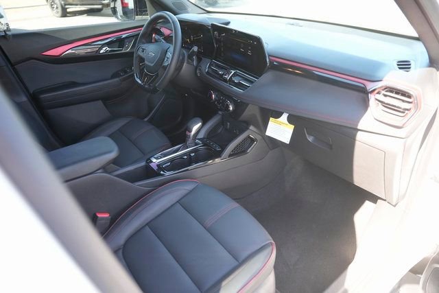 Used 2024 Chevrolet TrailBlazer RS w/ Driver Confidence Package image 17