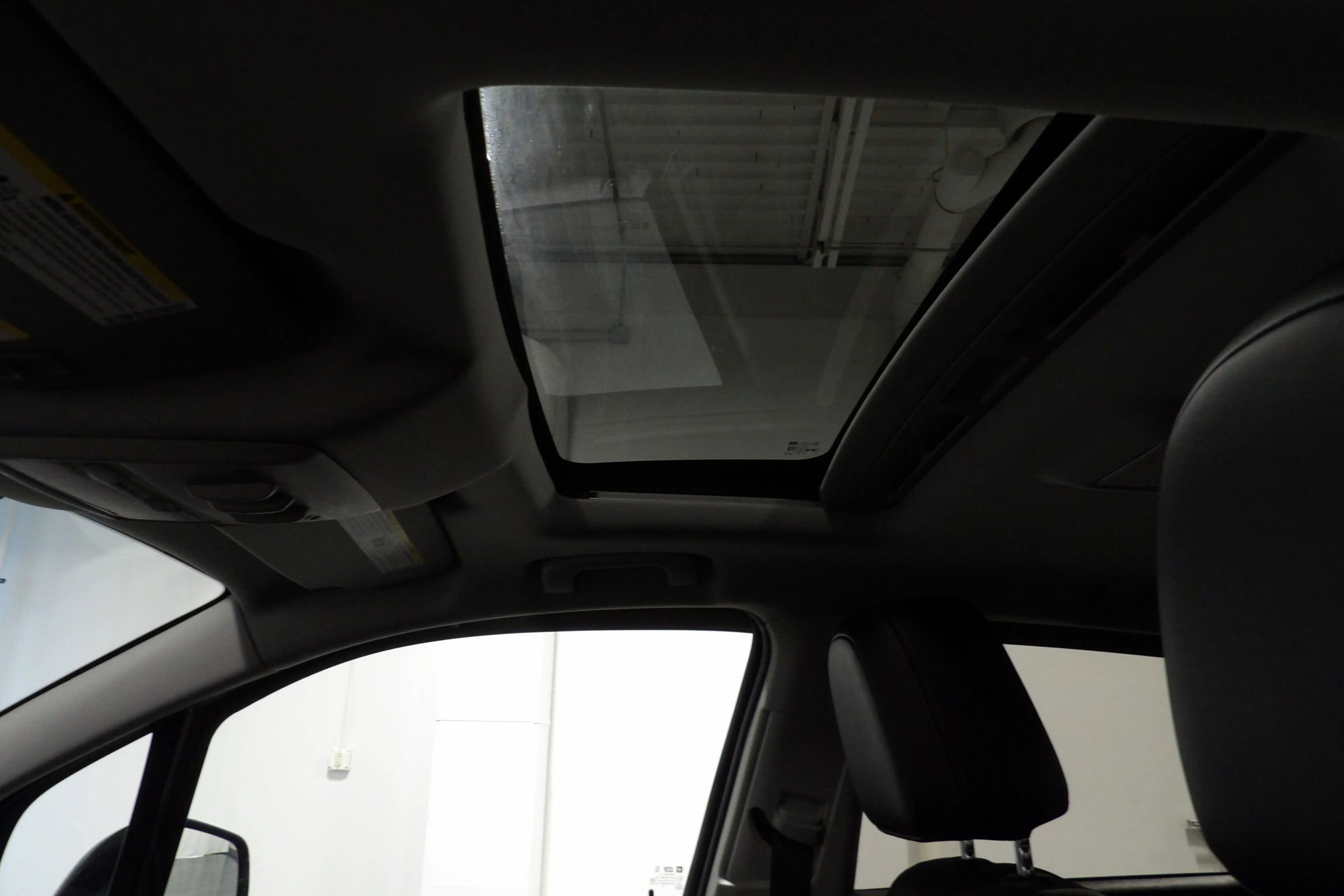 Used 2019 Chevrolet Trax LT w/ Sun & Sound Package AWD/4WD image 12