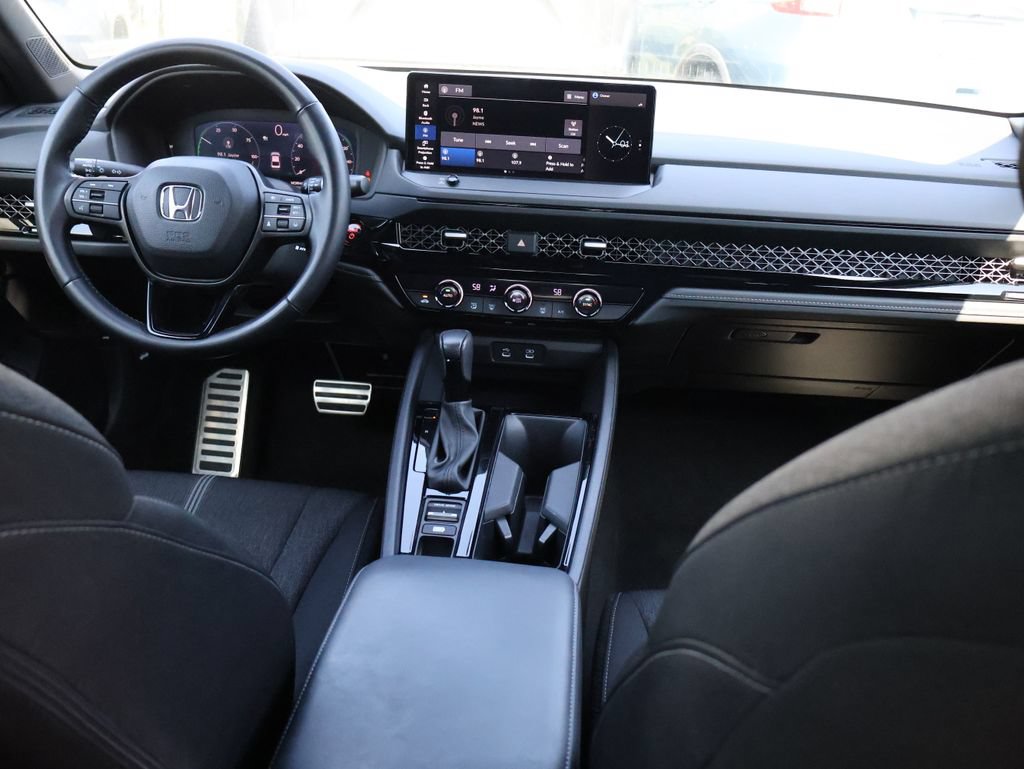 Used 2023 Honda Accord Sport image 13